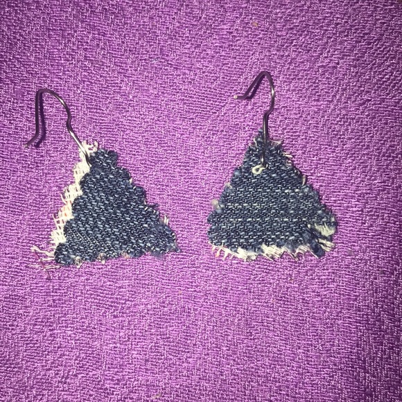 Handmade Triangle earrings - Picture 2 of 3